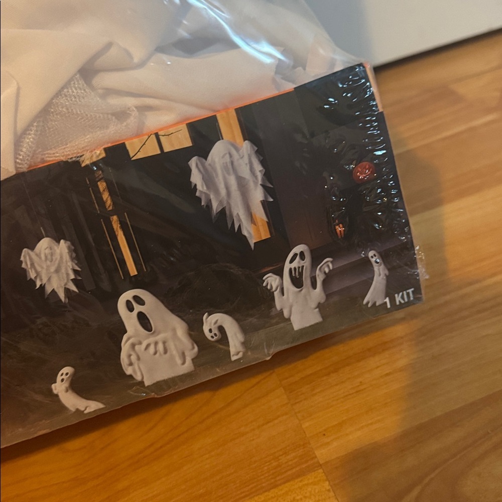 NEW lawn 20" Ghosts Scene Setter Halloween
Decorative Prop Kit -‎ Hyde and EEK - Picture 3 of 4